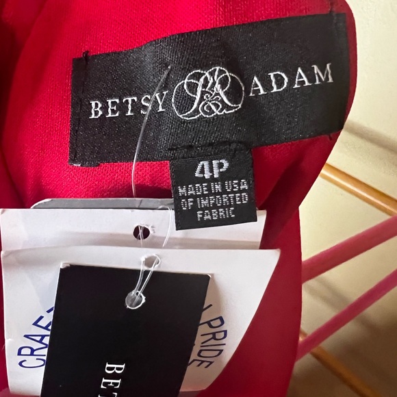 New ▶️ BETSY & ADAM ◀️ Tiered Ruffles Scuba Crepe Gown 4 Petite - Picture 14 of 14